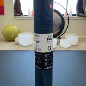 Manduka the Pro mat extra long 85”